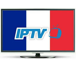 télévision connectée à divers appareils, symbolisant la diversité des contenus et la compatibilité des services IPTV en France